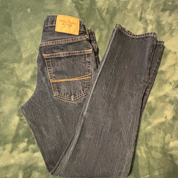 Abercrombie & Fitch Men's Straight Jeans - Dark Wash, Size 28W x 30L (4350) - Picture 4 of 11